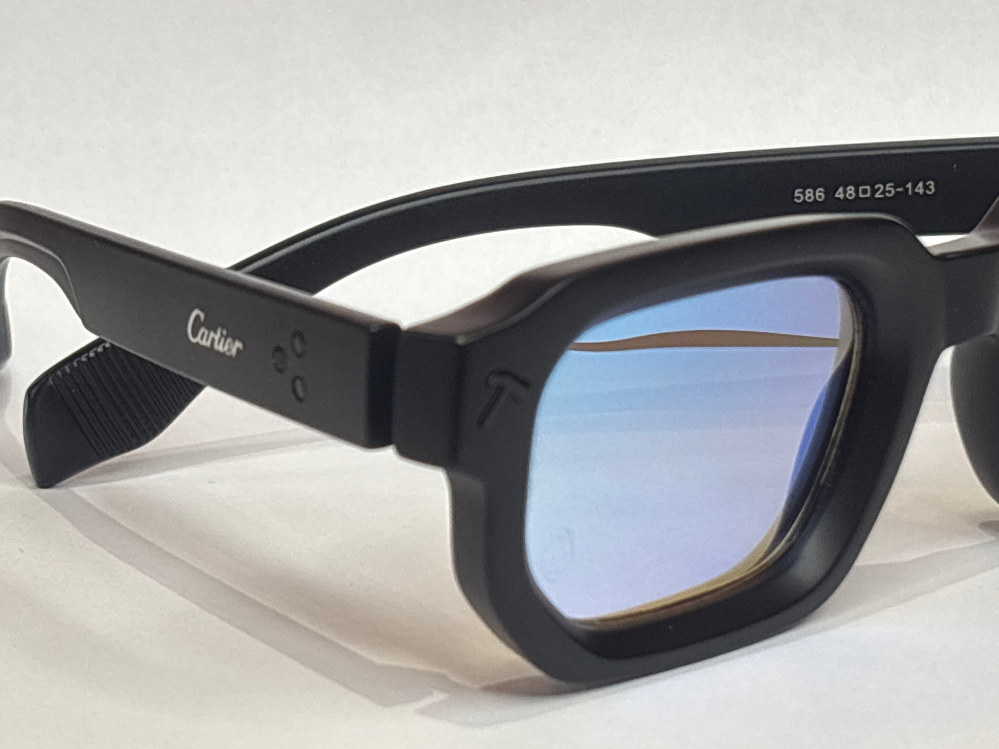 Lunettes de soleil effet miroir — Cadre noir mat