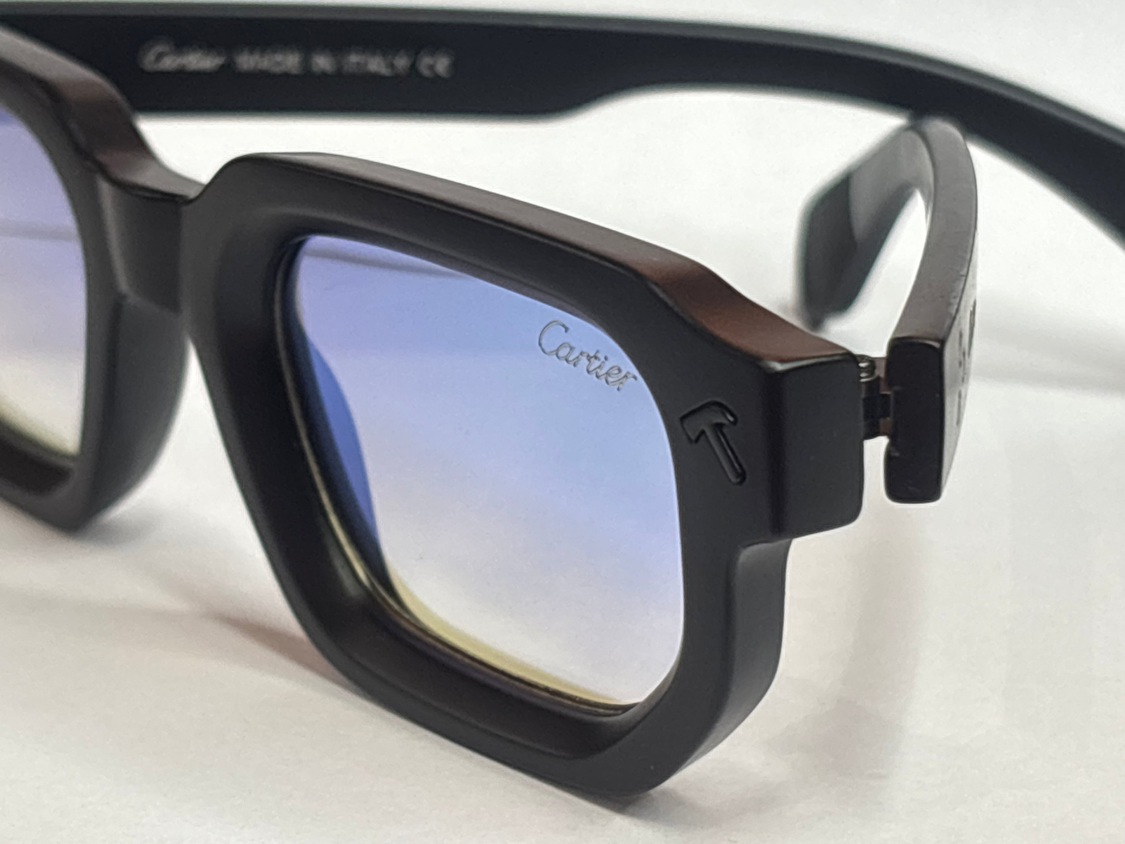 Lunettes de soleil effet miroir — Cadre noir mat